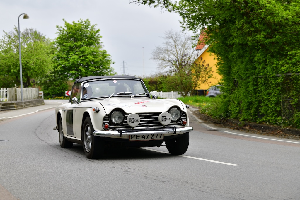Lars Hjorth fra Dianalund og hans søn Simon Hjorth fra Middelfart har vundet Oresund Rally tre gange tidligere med deres Triumph TR4A fra 1966.
(Foto: Intercom)
